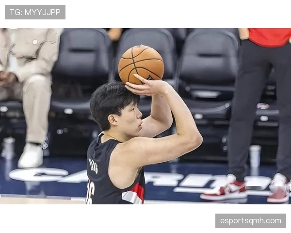 乐福无球牵制力改变防守布局,拉开空间助队友高效输出 乐福无球牵制力改变防守布局,拉开空间助队友高效输出